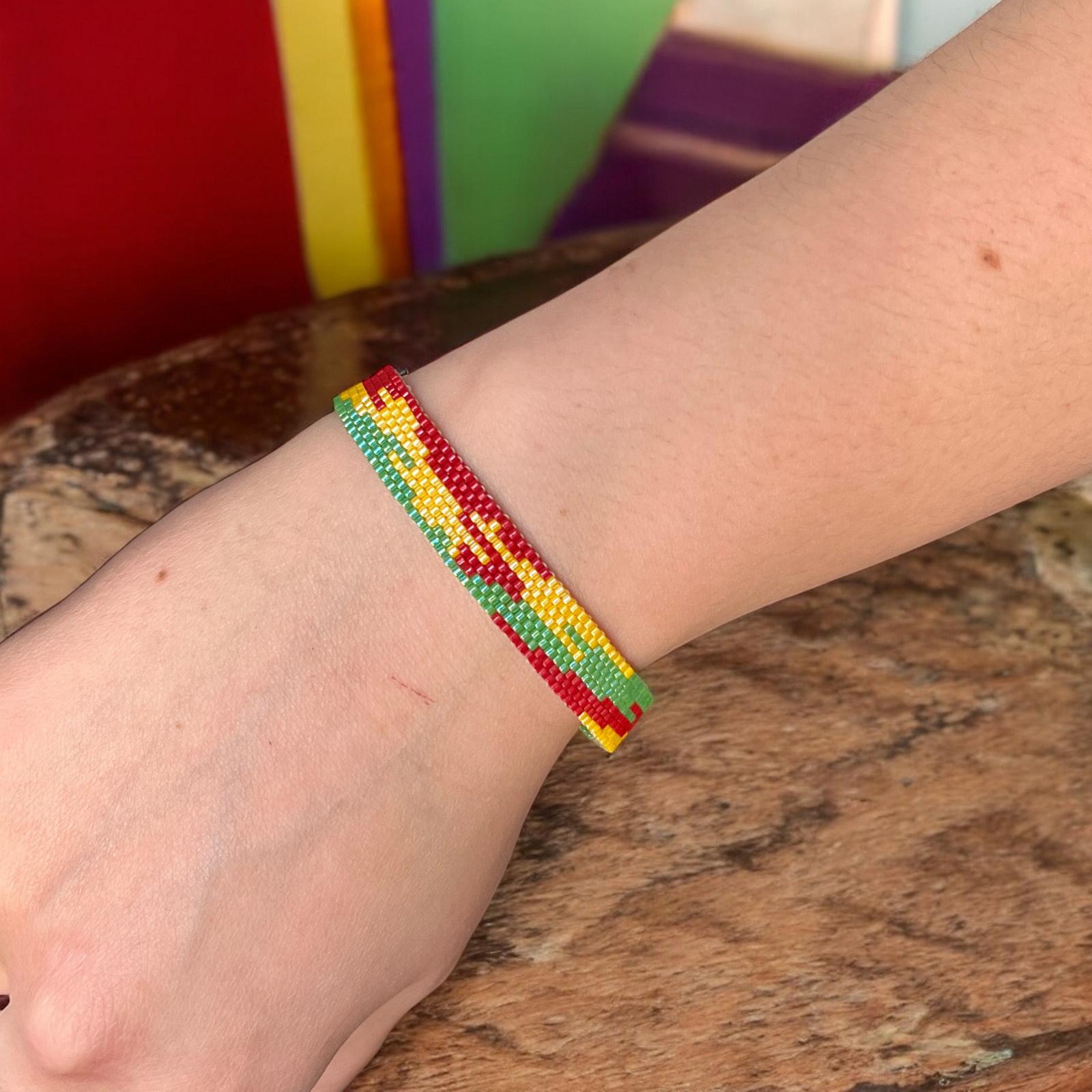 Ručně šitý náramek Miyuki Delica Rasta